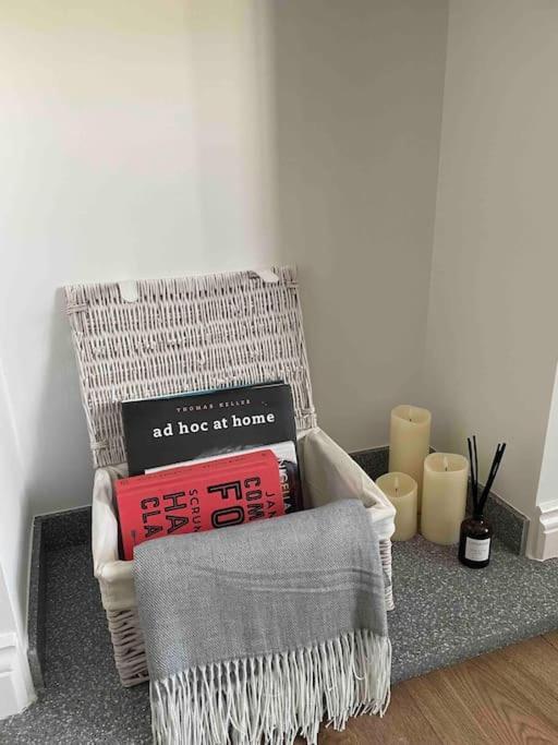Abergavenny Center 2-Bed Flat 아파트 외부 사진