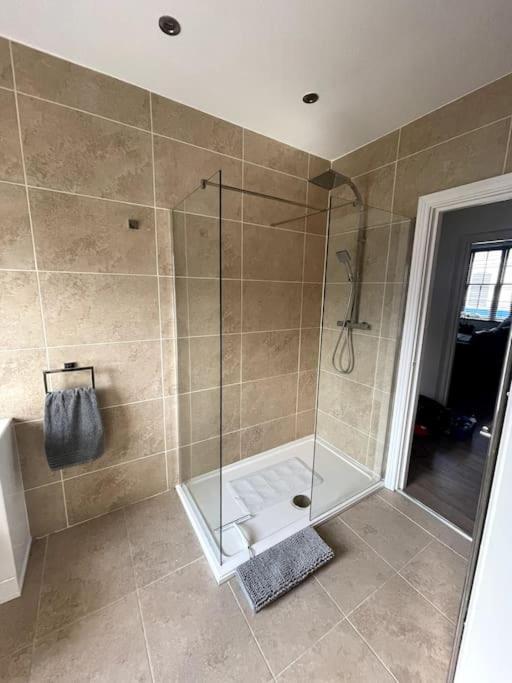 Abergavenny Center 2-Bed Flat 아파트 외부 사진