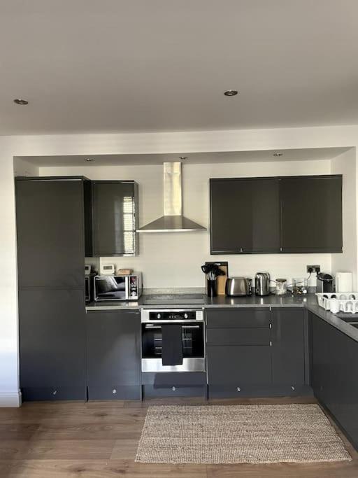 Abergavenny Center 2-Bed Flat 아파트 외부 사진