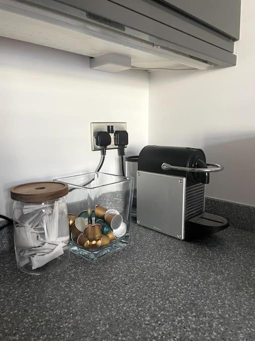 Abergavenny Center 2-Bed Flat 아파트 외부 사진